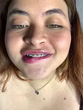 ZoeBennett_Pink webcam