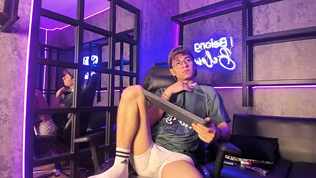 AngeloBellini webcam