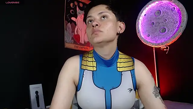 girl_intense444 webcam