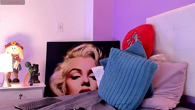 Charlotte11-11 webcam