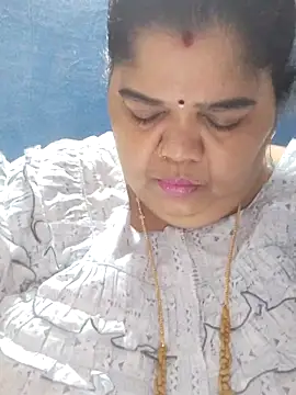 tamilthanushri webcam
