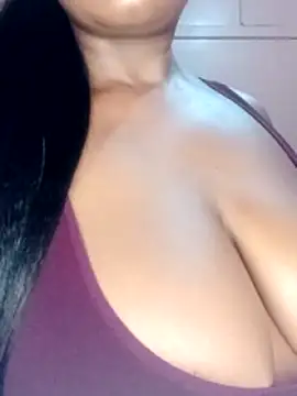 Luciouslips00 webcam