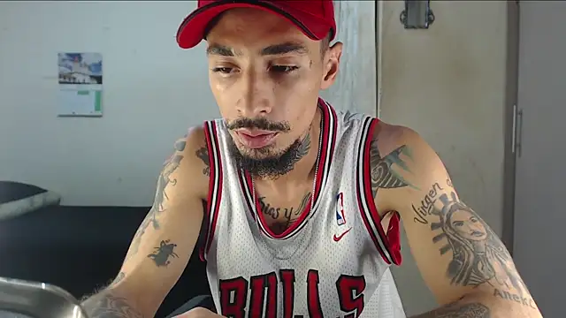 emiliano_hottt webcam