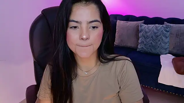 Layla_Breezee webcam