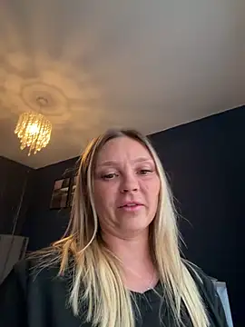 sky25x - Sky25x's free webcam - UK Sex Cams