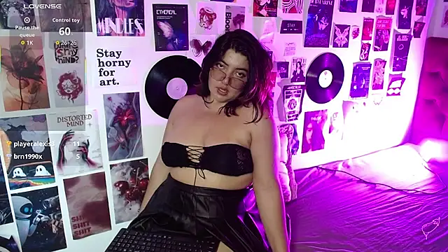 Roxy_f_w webcam
