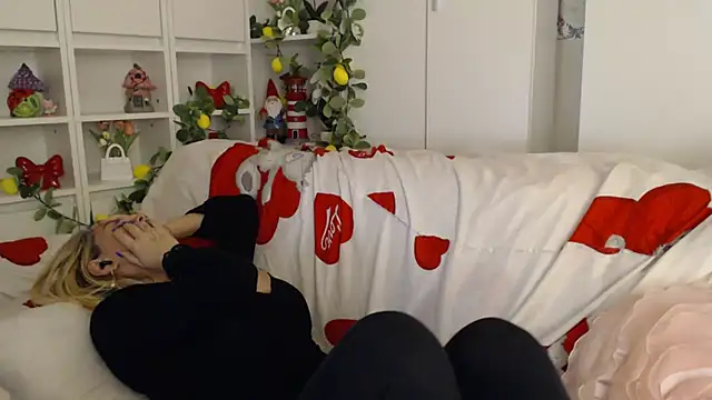 _karolynesyera_ - _karolynesyera_'s free webcam - UK Sex Cams