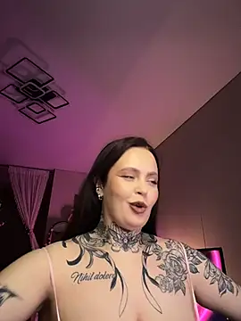 mariiiiiway - Mariiiiiway's free webcam - UK Sex Cams