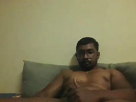 Straightchennaibull webcam