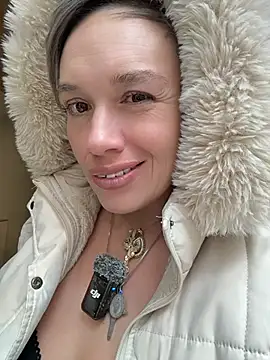 MARILYNMADELENAKOVANOVA webcam