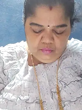 tamilthanushri webcam