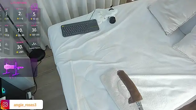 angiee_roses webcam