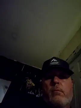 Hotredheadandtoungelasher webcam