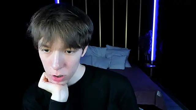 markbranston (M twink) - I am in boxers