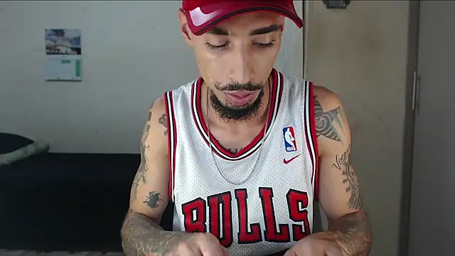 emiliano_hottt webcam