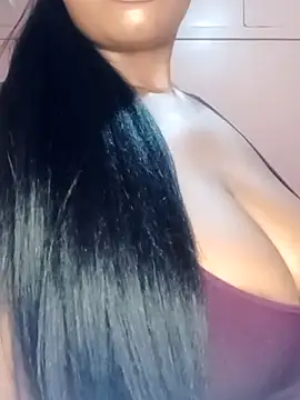 Luciouslips00 webcam