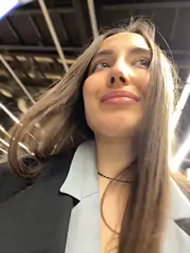 ICrazyOneIRL Stripchat cam model