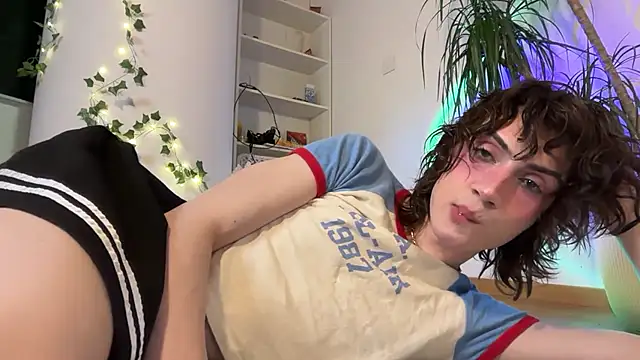 kira_yoshika9e webcam