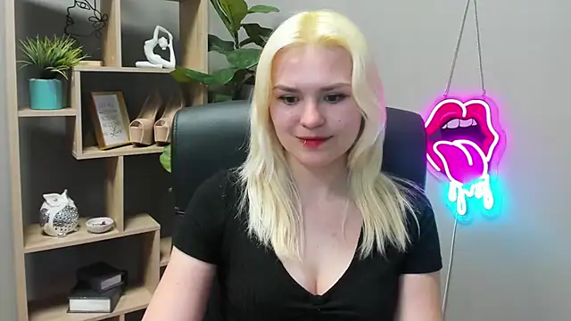 SweetLilyxo webcam