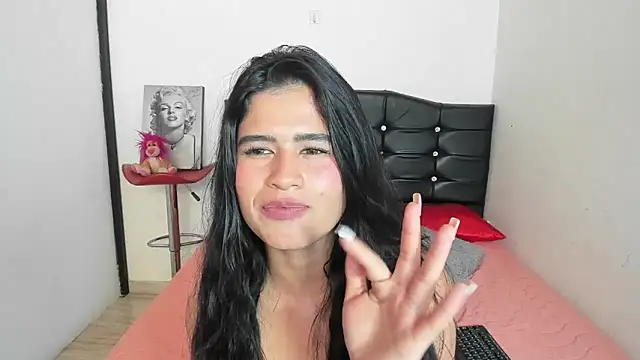LatinaQueen23 webcam