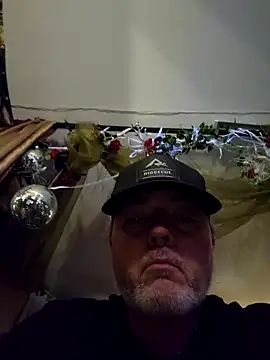 Hotredheadandtoungelasher webcam