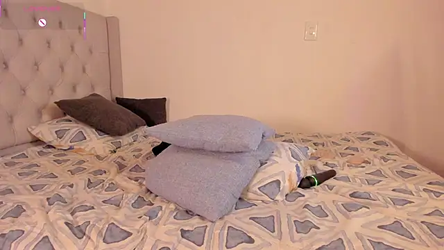 kristal_benet webcam