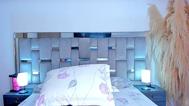 Cammiila live sex cam