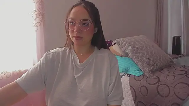 harleynapier - HARLEYNAPIER's free webcam - UK Sex Cams