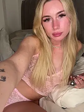 SexySaraxxoo Stripchat cam model