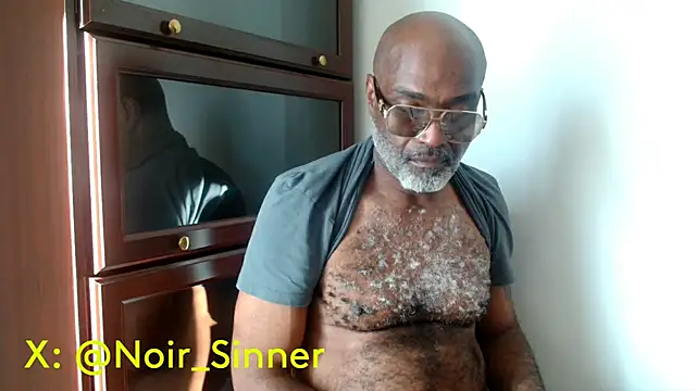 sinnernoir (M mature) - stand and stroke