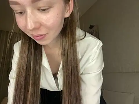 Alice19yo webcam