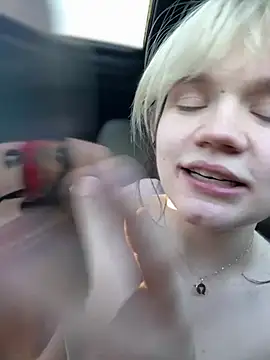 Cutiepiespanks's live cam