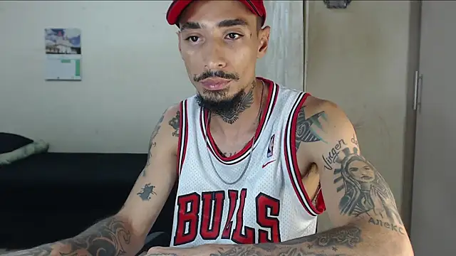 emiliano_hottt webcam