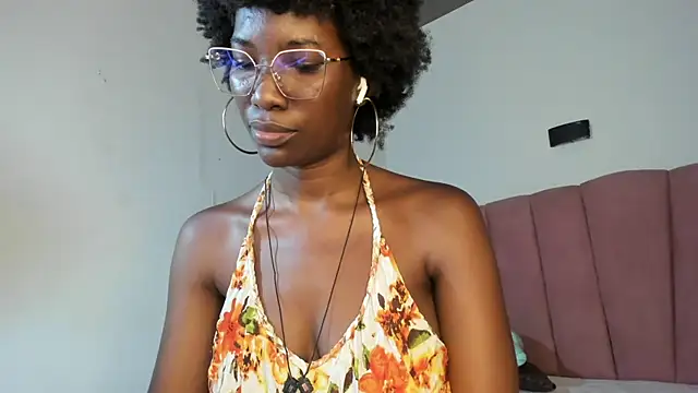 tahira_21_ (F young) - A small gift for being the weekend🙈