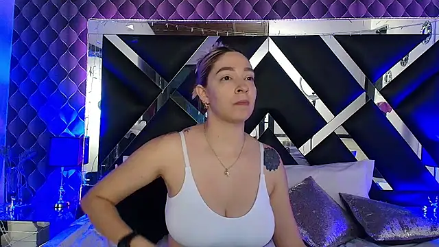 victoriaa_lee_ webcam