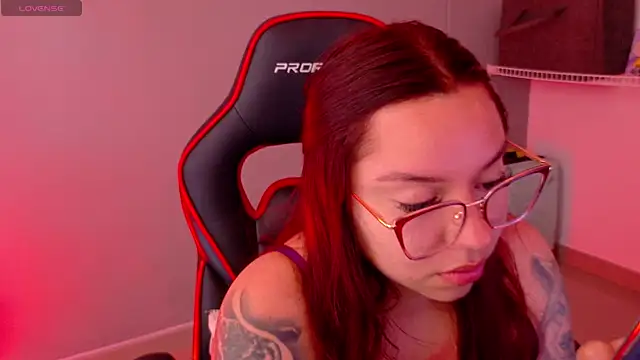 samantha_tattu webcam