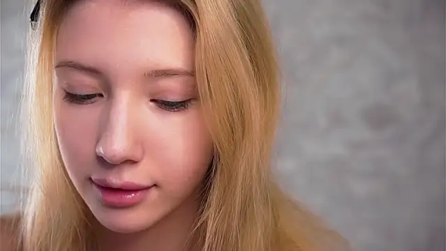 SunnivaCovil live sex cam