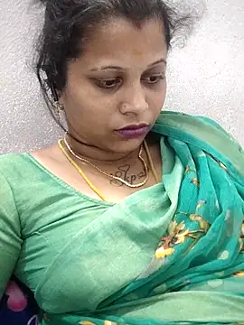 sweetqueen143 webcam