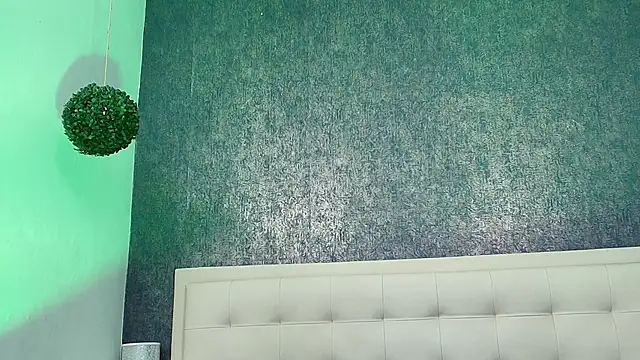 Cloeandtyfanny webcam