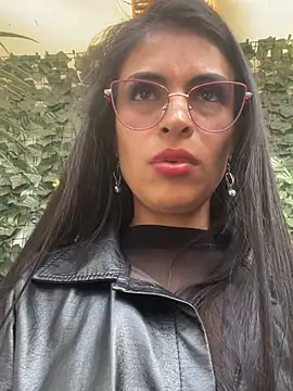 Astrid-- live sex cam