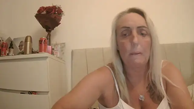 theblondecocklover webcam