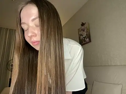 Alice19yo webcam