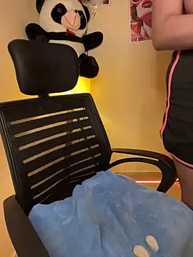 Preview of dilsheen_kaur_live