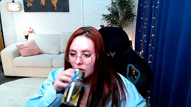 Hennessy_bunny webcam