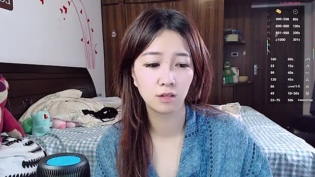 美女XueLi1902在线直播