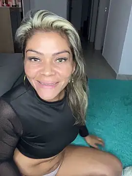 tabata_monroee webcam