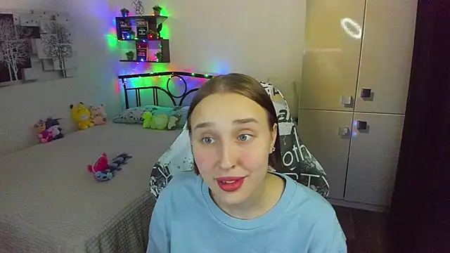 CrazyBitchInLace webcam