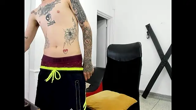 StraightBoy_Nick webcam