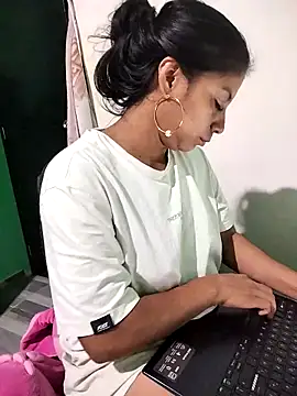 AngelicaStorms webcam