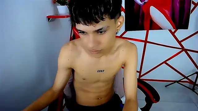 chris_evans77 webcam